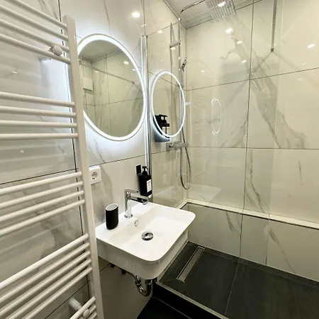 City Spot Zimmer24Frei In Koeln Buitenkant foto