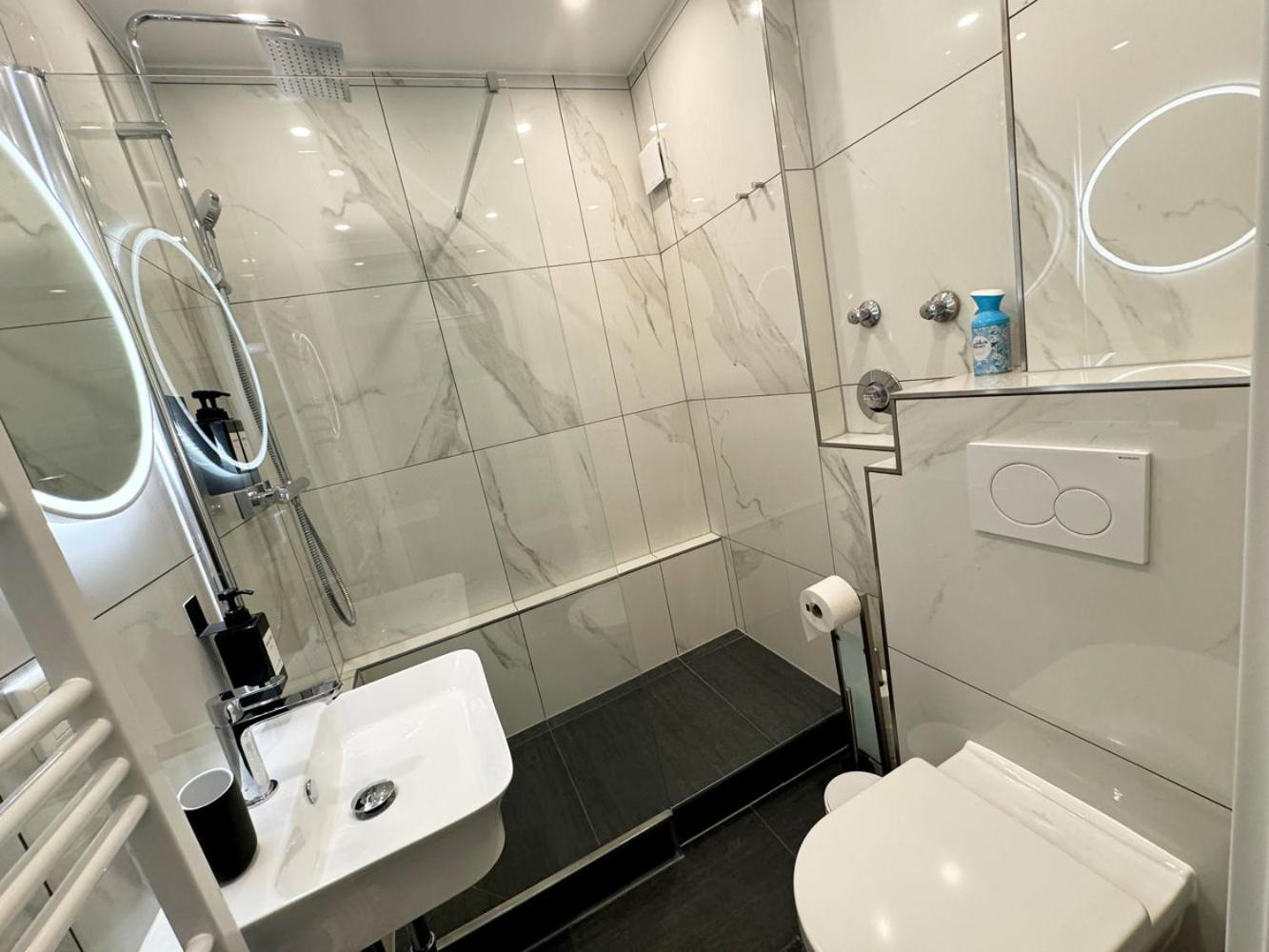 Spot Zimmer24frei In Apartament Kolonia